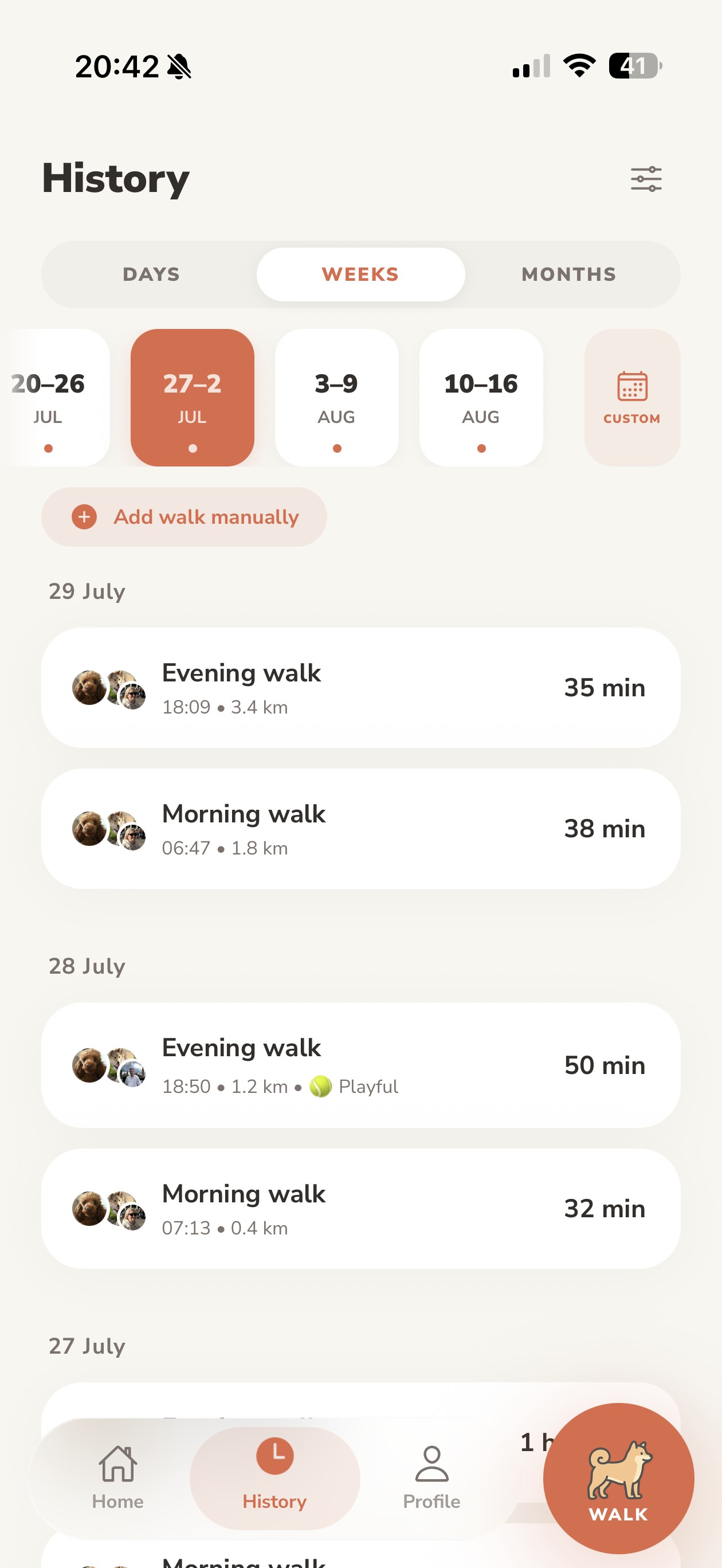 Lapka history screen with walks grouped by date